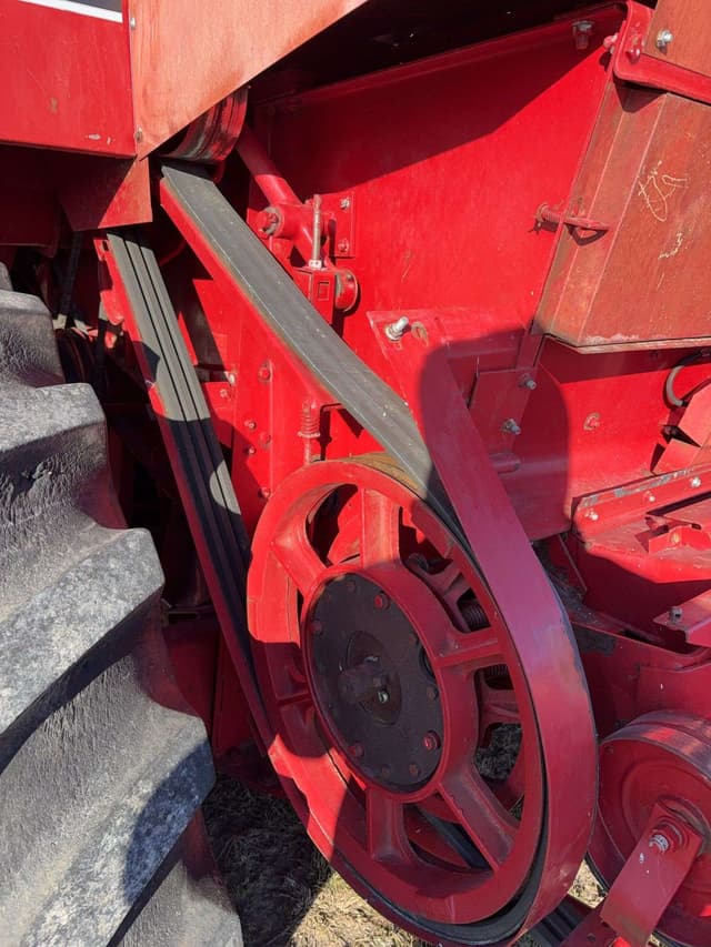 Image of International Harvester 1660 equipment image 4