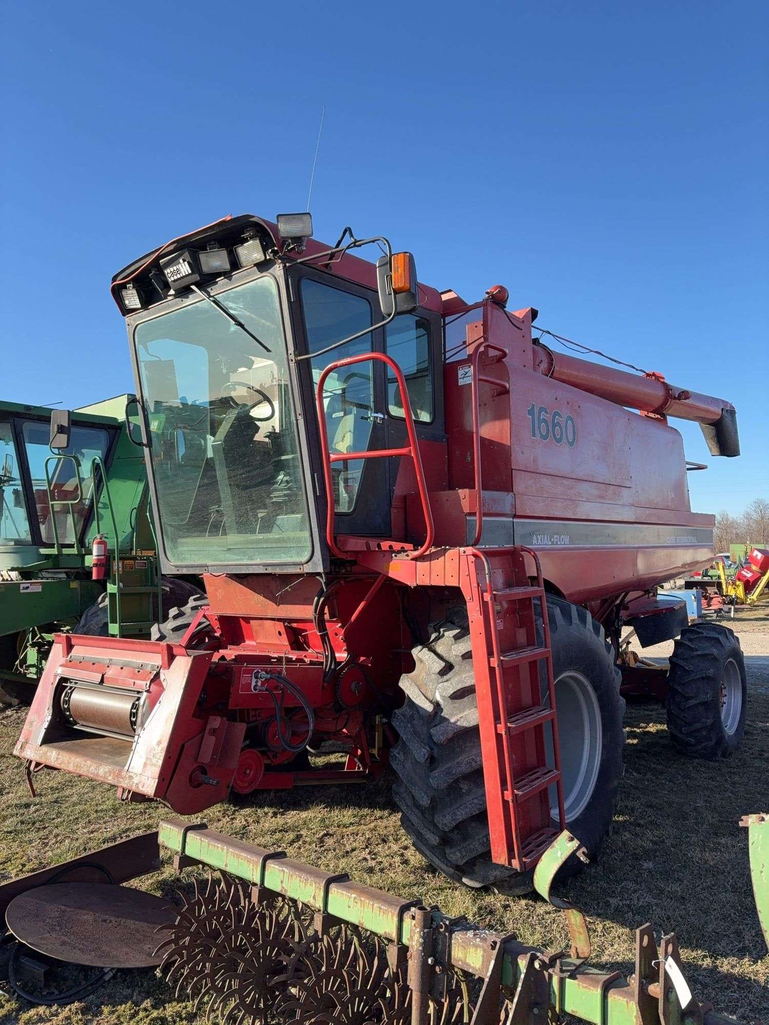 International Harvester 1660 Equipment Image0