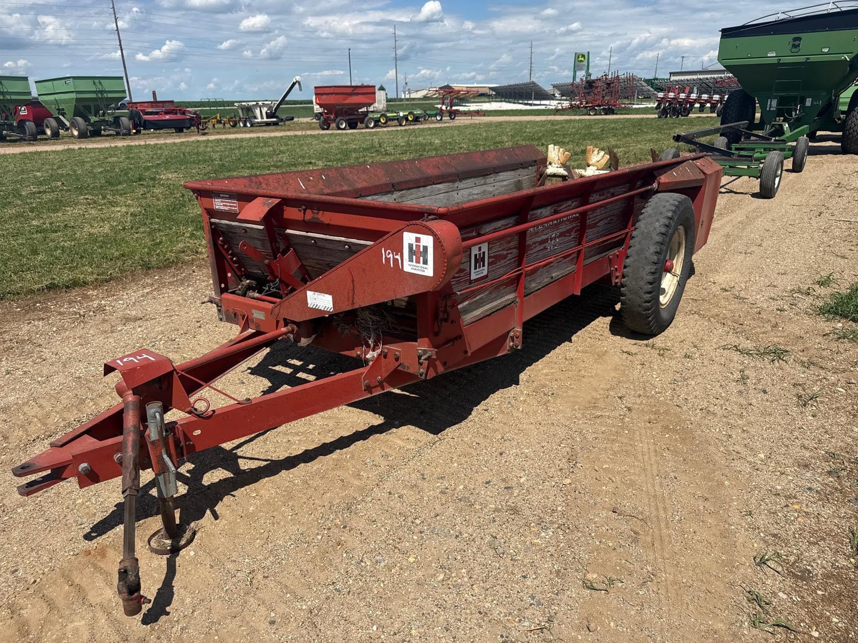 International Harvester 175 Equipment Image0