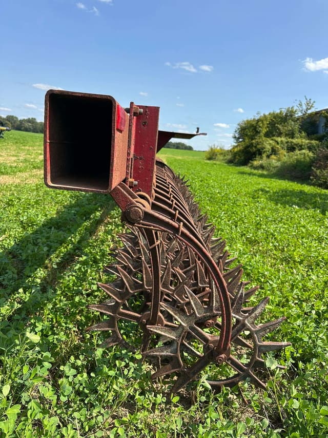 Image of International Harvester 181 equipment image 2