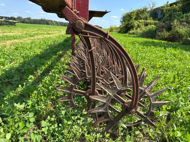 Image of International Harvester 181 equipment image 3