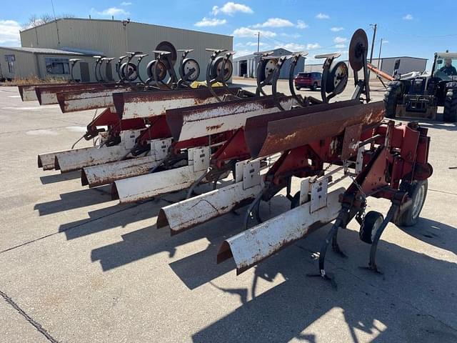 Image of International Harvester 183 equipment image 3