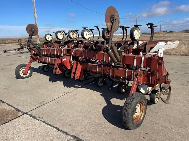 Image of International Harvester 183 equipment image 1