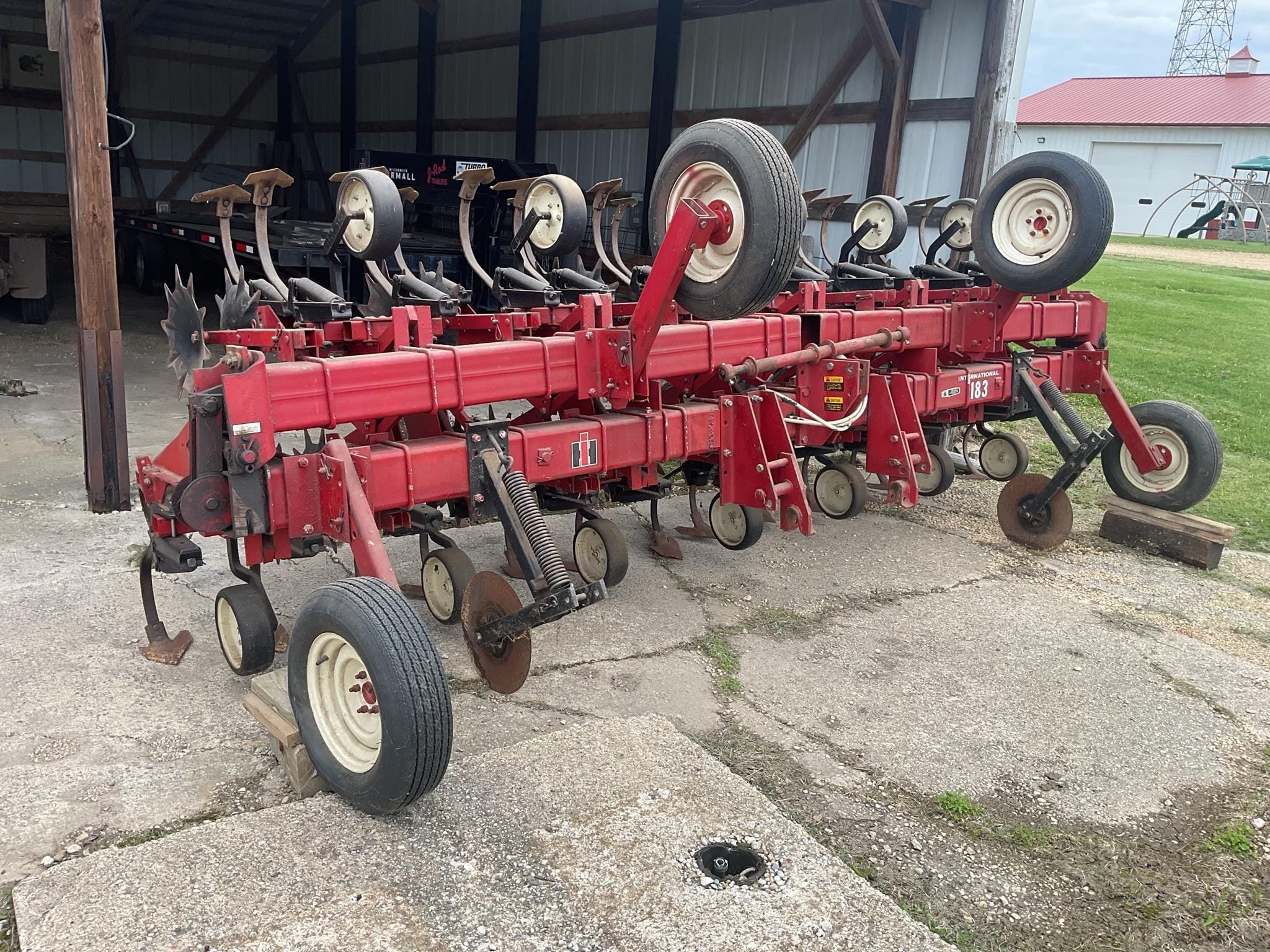 International Harvester 183 Equipment Image0