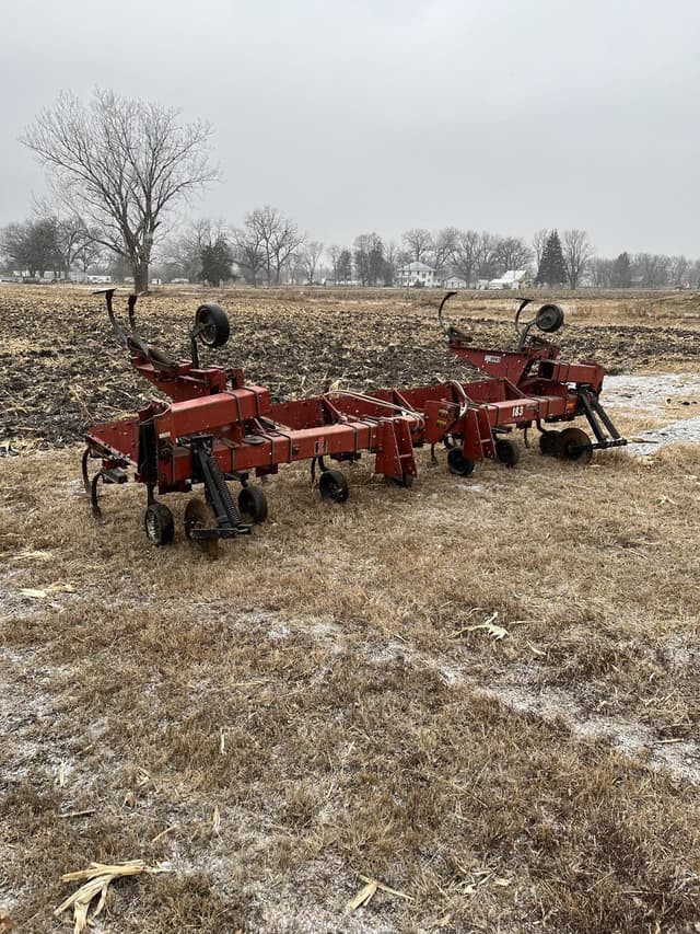 Image of International Harvester 183 equipment image 4
