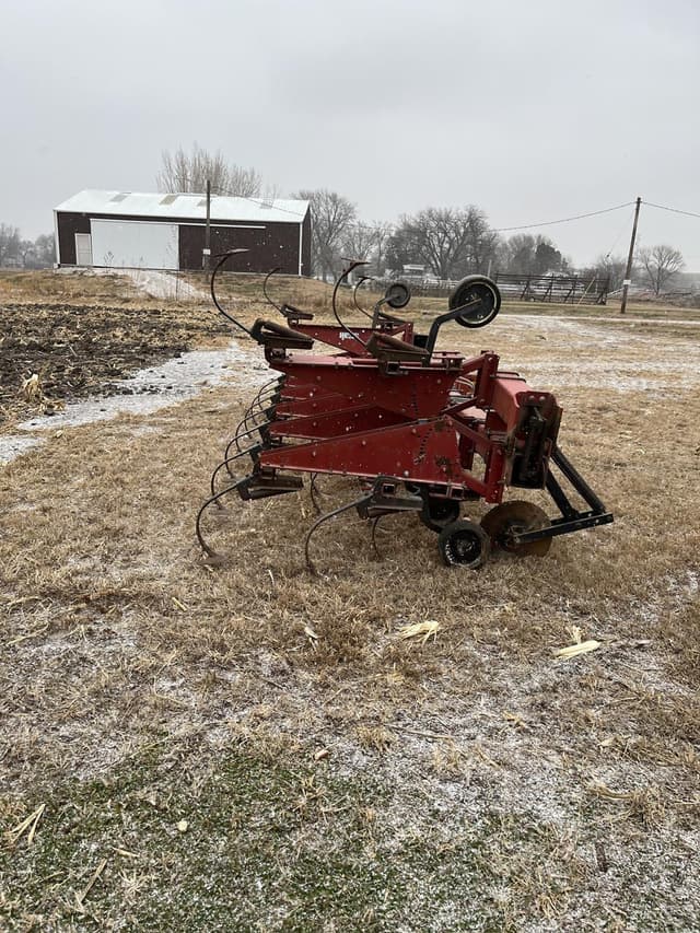 Image of International Harvester 183 equipment image 2