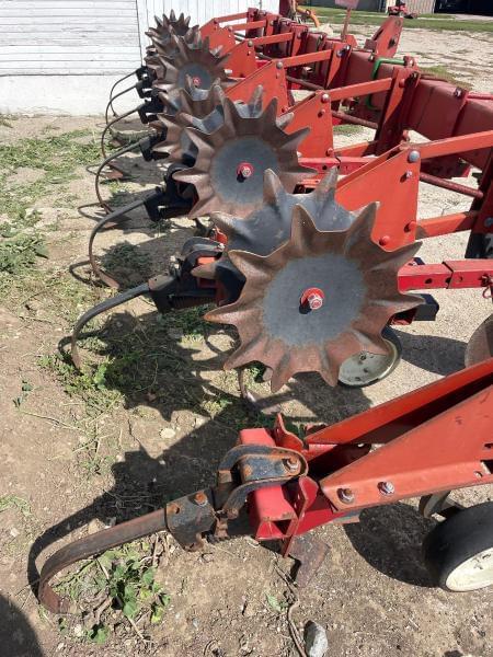Image of International Harvester 183 equipment image 4