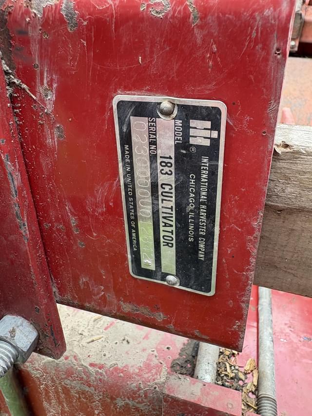 Image of International Harvester 183 equipment image 3