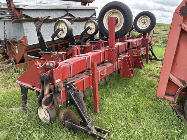 Image of International Harvester 183 equipment image 1