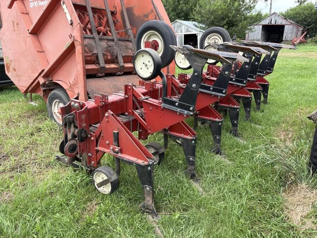 Image of International Harvester 183 equipment image 4