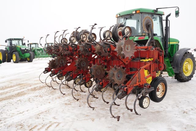 Image of International 183 equipment image 1