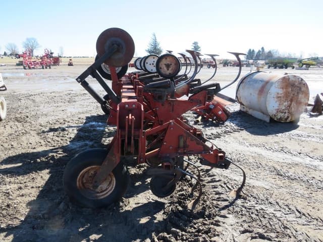 Image of International Harvester 183 equipment image 2