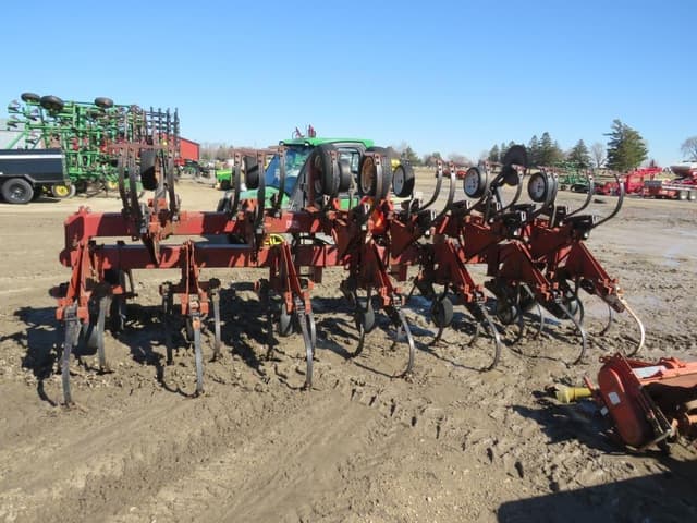 Image of International Harvester 183 equipment image 4