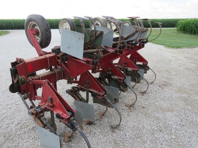 Image of International Harvester 183 equipment image 3