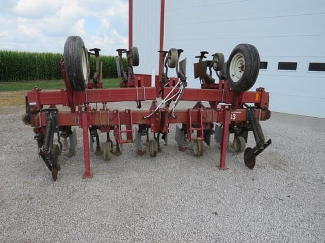 Image of International Harvester 183 equipment image 1