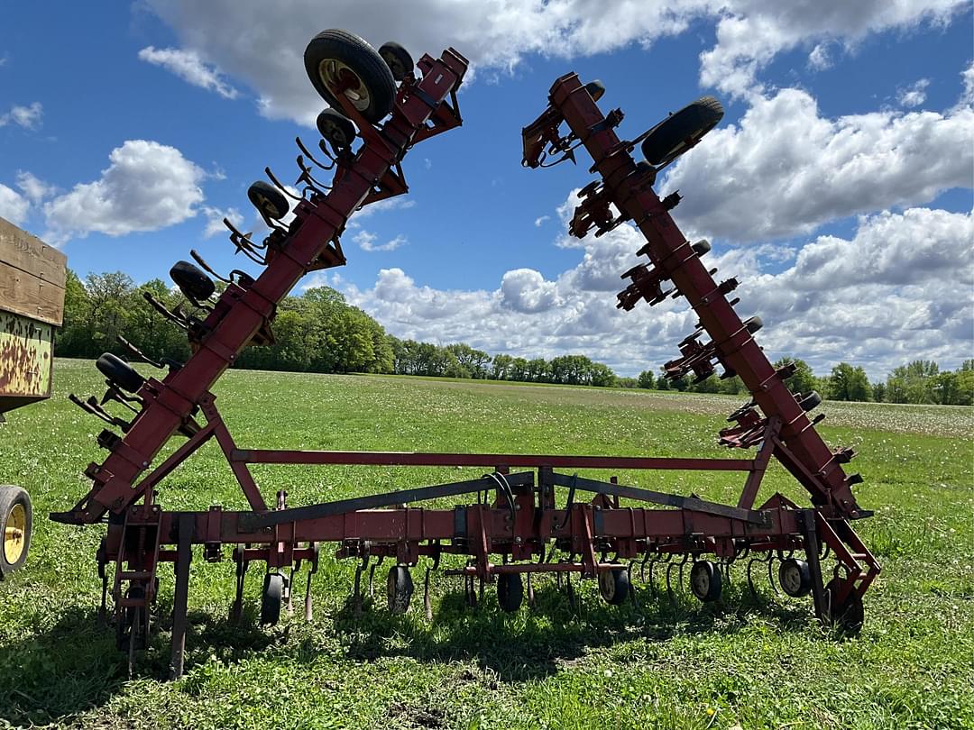 Image of International Harvester 183 Primary image
