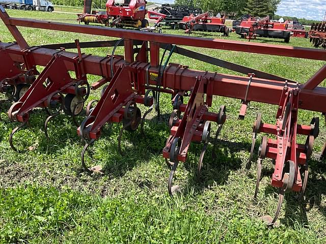 Image of International Harvester 183 equipment image 3