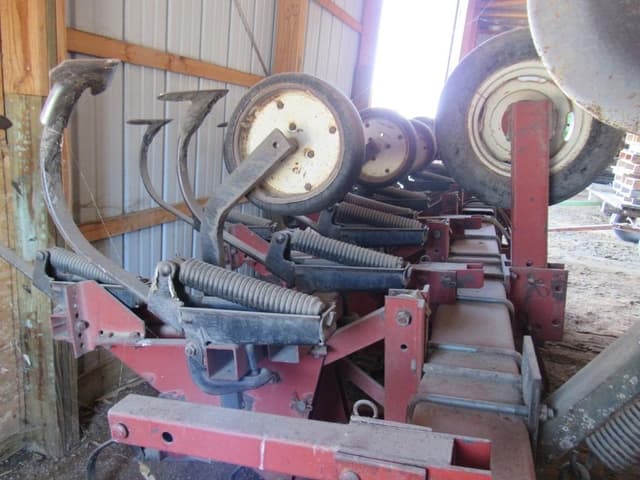 Image of International Harvester 183 equipment image 1