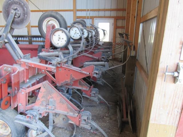 Image of International Harvester 183 equipment image 2