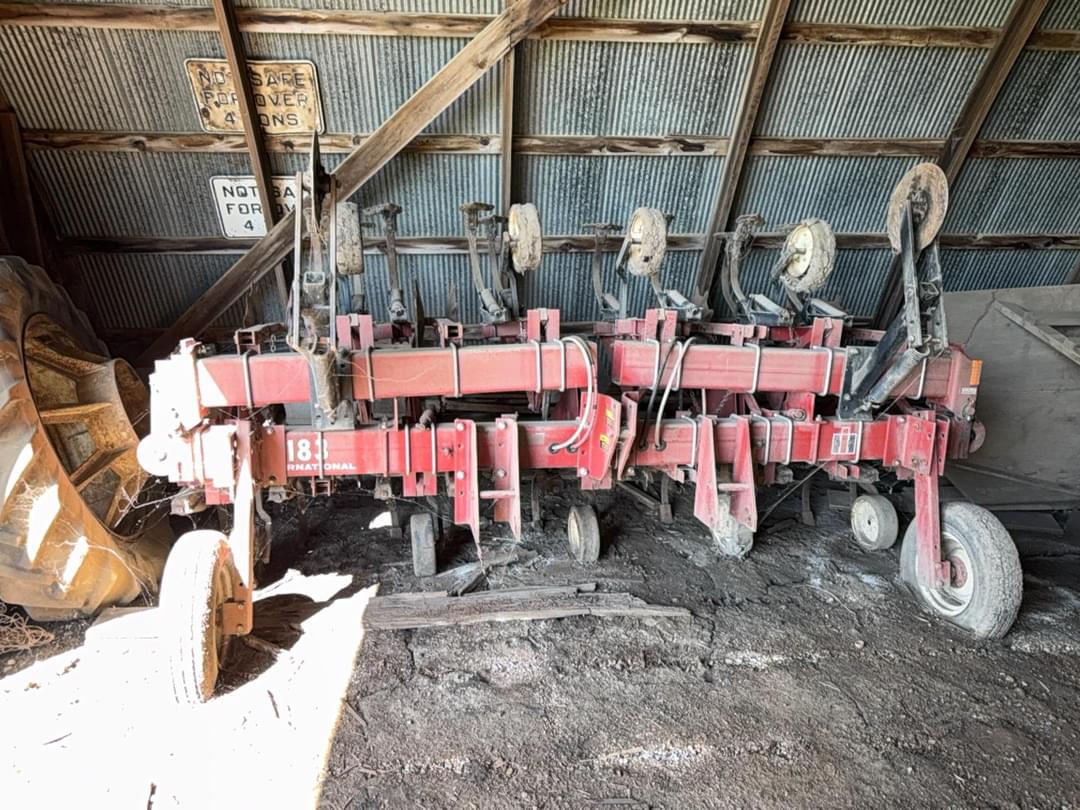 Image of International Harvester 183 Image 0