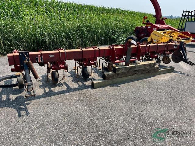 Image of International Harvester 183 equipment image 1