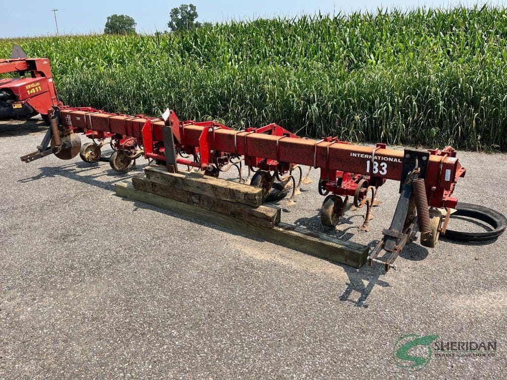 International Harvester 183 Equipment Image0