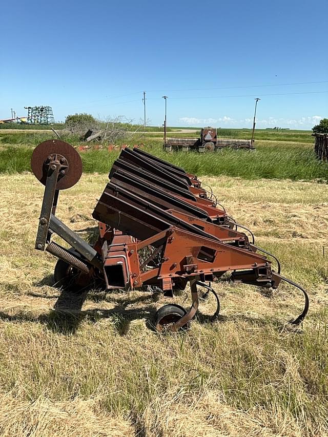 Image of International Harvester 183 equipment image 1