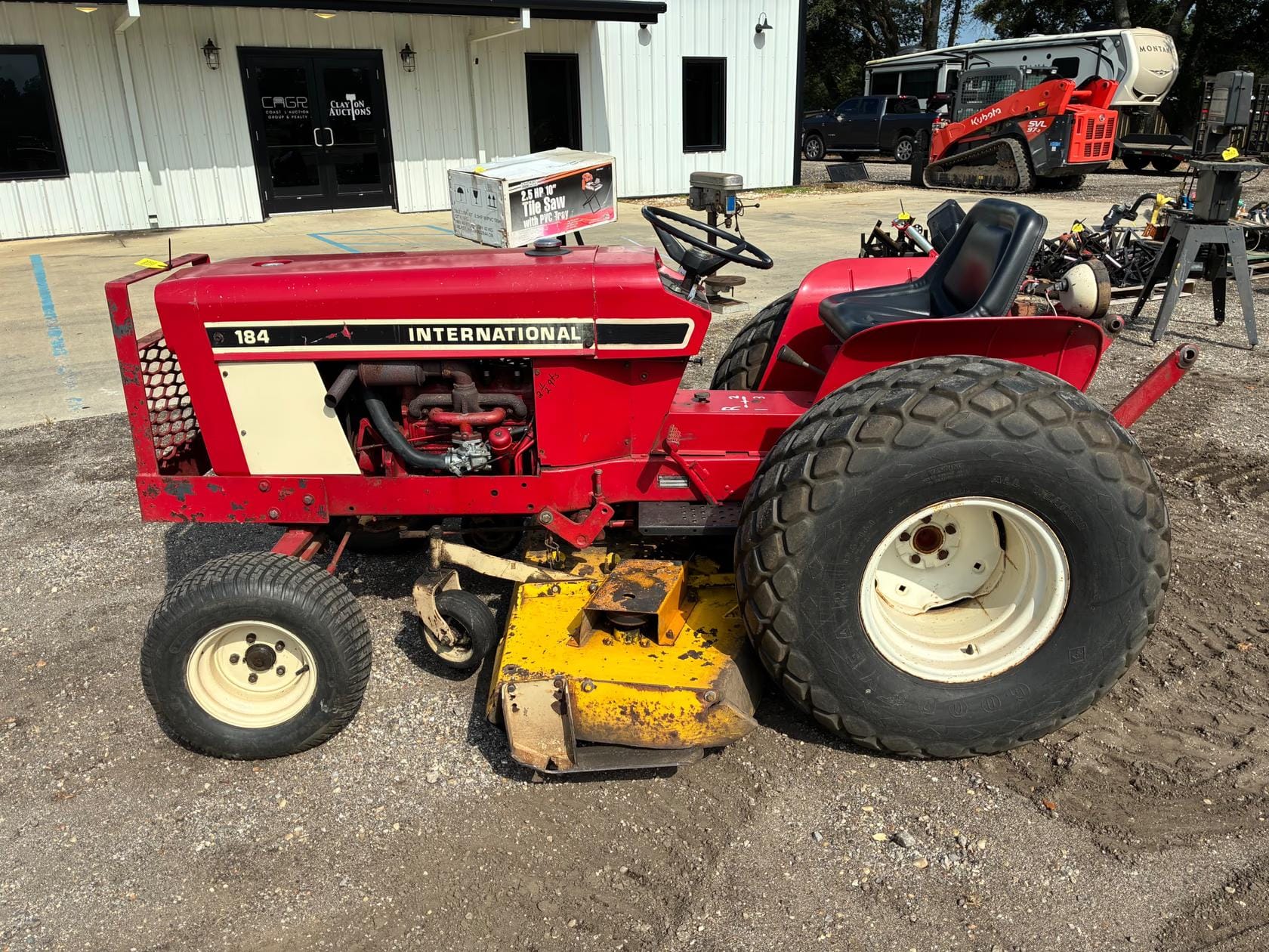 International Harvester 184 Equipment Image0