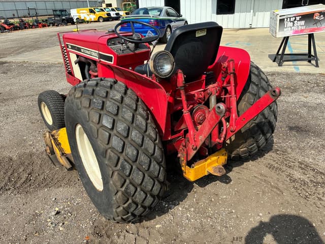 Image of International Harvester 184 equipment image 4