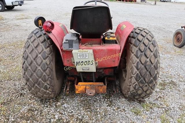 Image of International Harvester 184 equipment image 4