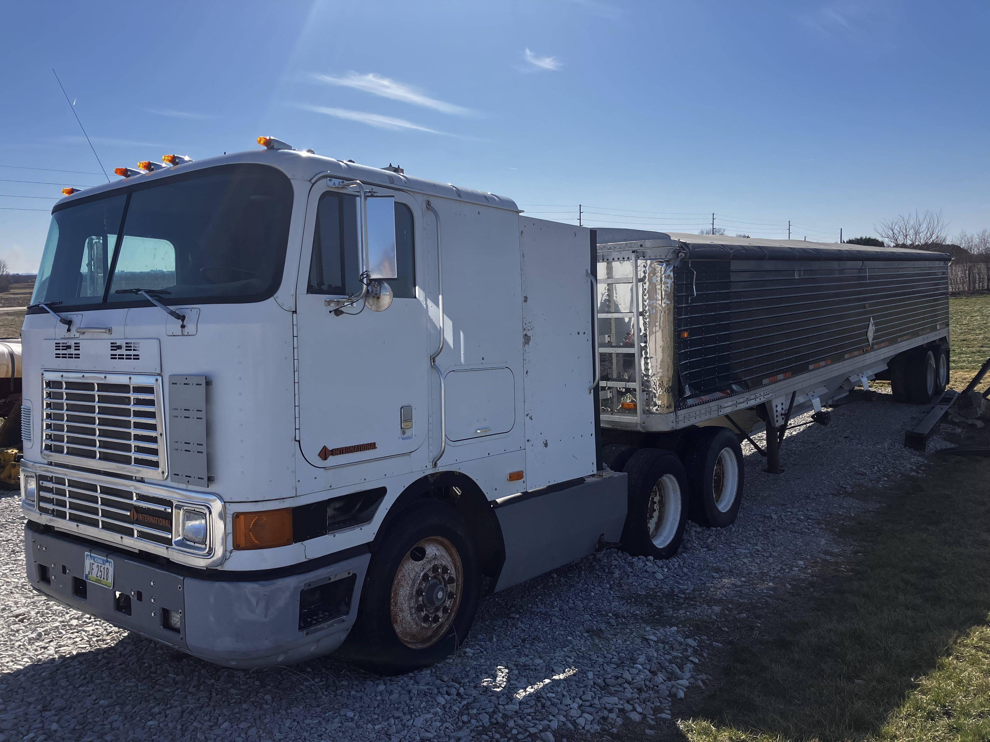 Main image International 9000