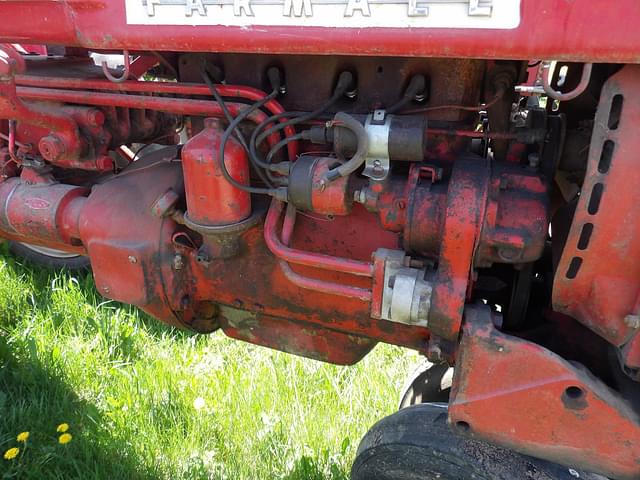 Image of Farmall 200 equipment image 1