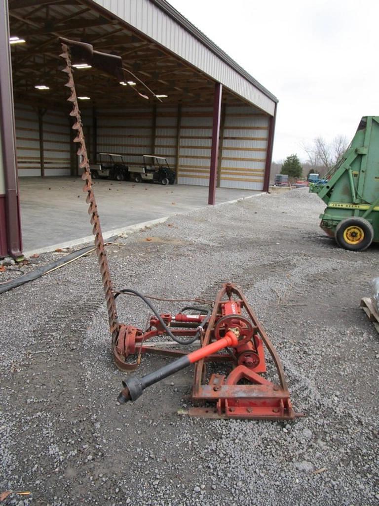 Image of International Harvester 200 Image 0