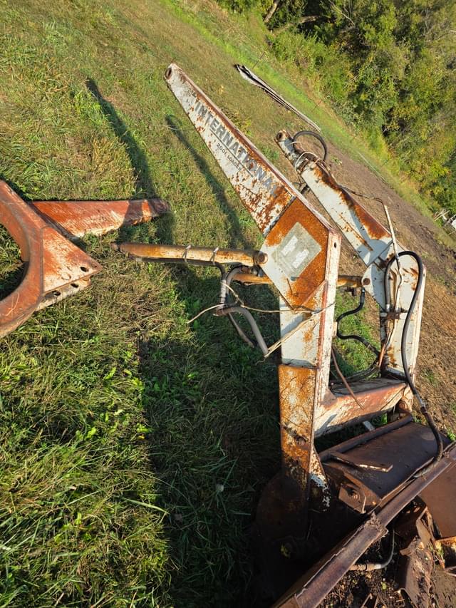 Image of International Harvester 2001 equipment image 1