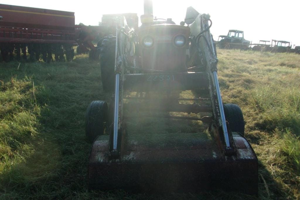 International Harvester 2050 Equipment Image0