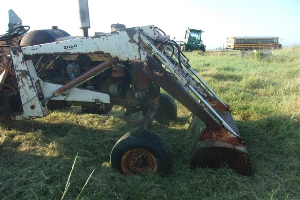 Image of International Harvester 2050 Image 1