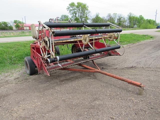 Image of International Harvester 210 equipment image 1