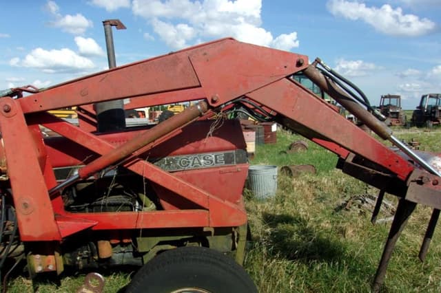 Image of International Harvester 2250 equipment image 2