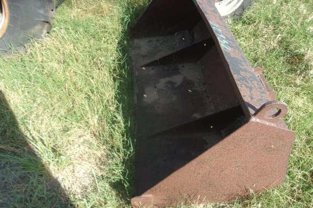 Image of International Harvester 2250 equipment image 4