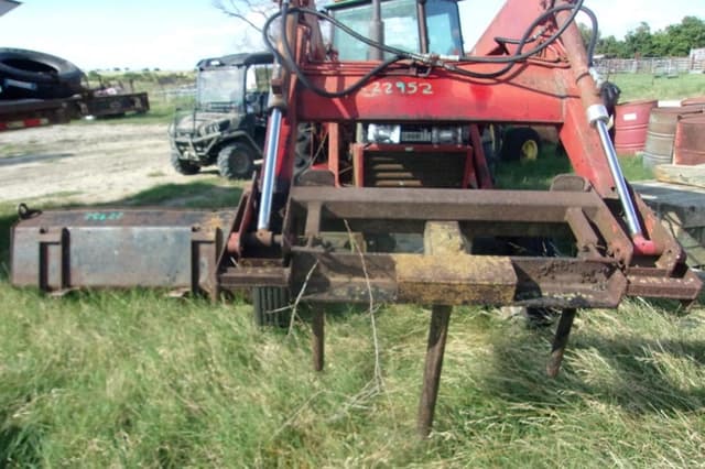 Image of International Harvester 2250 equipment image 1