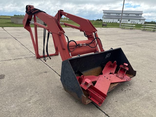 Image of International Harvester 2250 equipment image 1