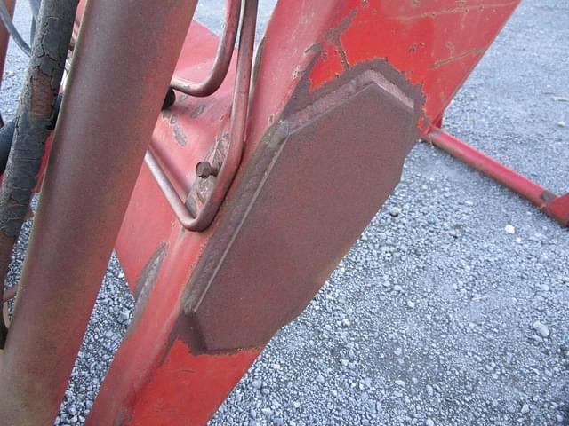 Image of International Harvester 2250 equipment image 2