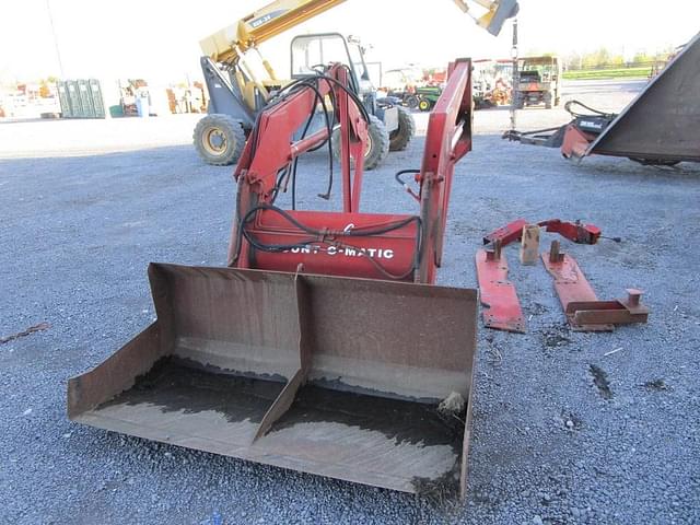 Image of International Harvester 2250 equipment image 1