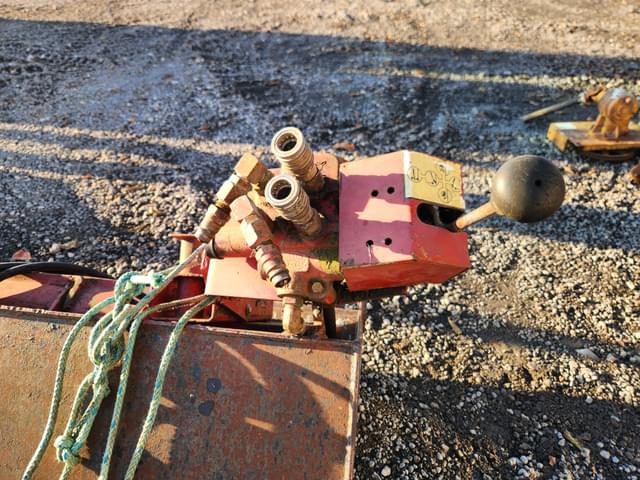 Image of International Harvester 2250 equipment image 2