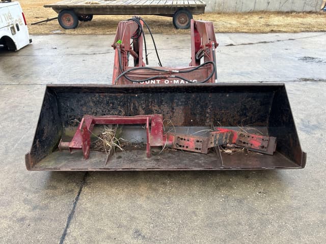 Image of International Harvester 2250 equipment image 1