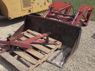 Main image International Harvester Mount-O-Matic 2250