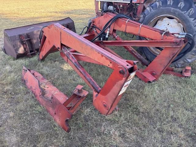 Image of International Harvester 2250 equipment image 1