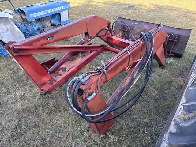 Image of International Harvester 2250 equipment image 2