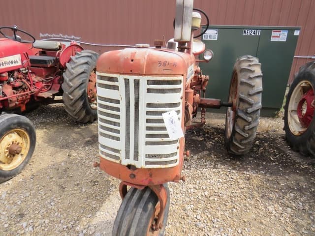 Image of Farmall 230 equipment image 3