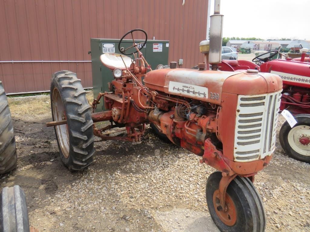 Farmall 230 Equipment Image0